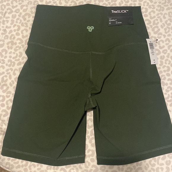 TNA Slick Cheeky 7” biker shorts - Picture 2 of 2